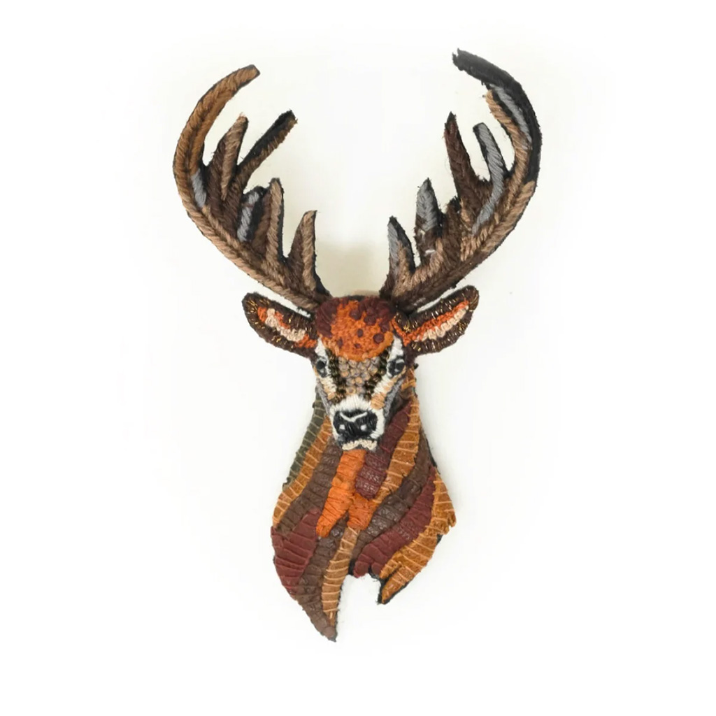 Red Stag Brooch Pin - TROVELORE