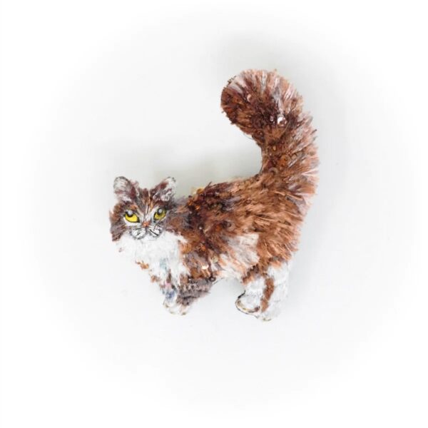 Fluffy Cat Brooch - TROVELORE