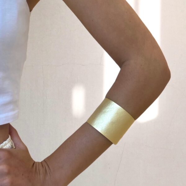 Cuff bracelet gold - ROSANNA DE LA RIVA - Image 2