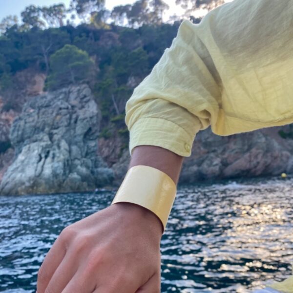 Cuff bracelet gold - ROSANNA DE LA RIVA - Image 3