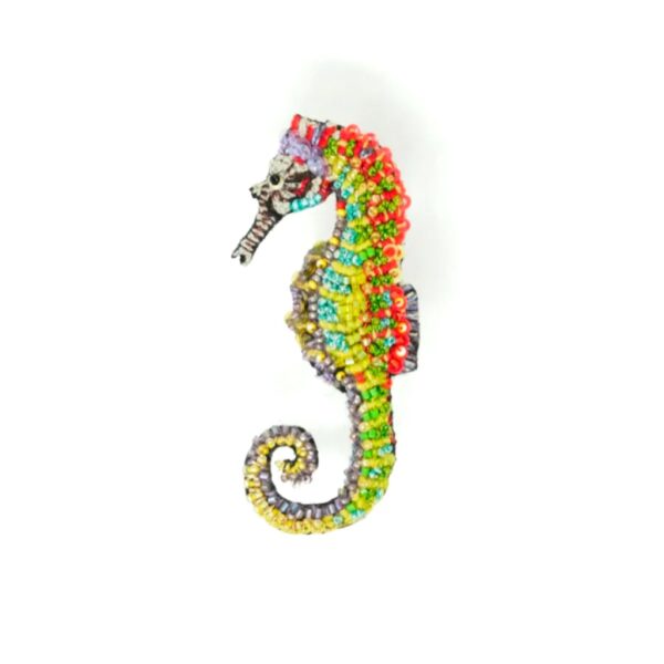 Spotted Sea Horse Brooch - TROVELORE