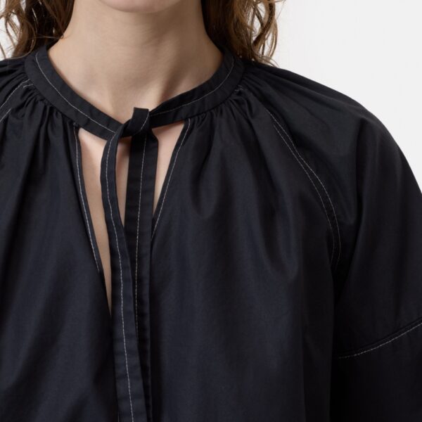 Poplin blouse short cropped black - CLOSED - Image 5
